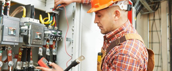 SEGURANÇA EM INSTALAÇÕES E SERVIÇOS EM ELETRICIDADE - NR 10